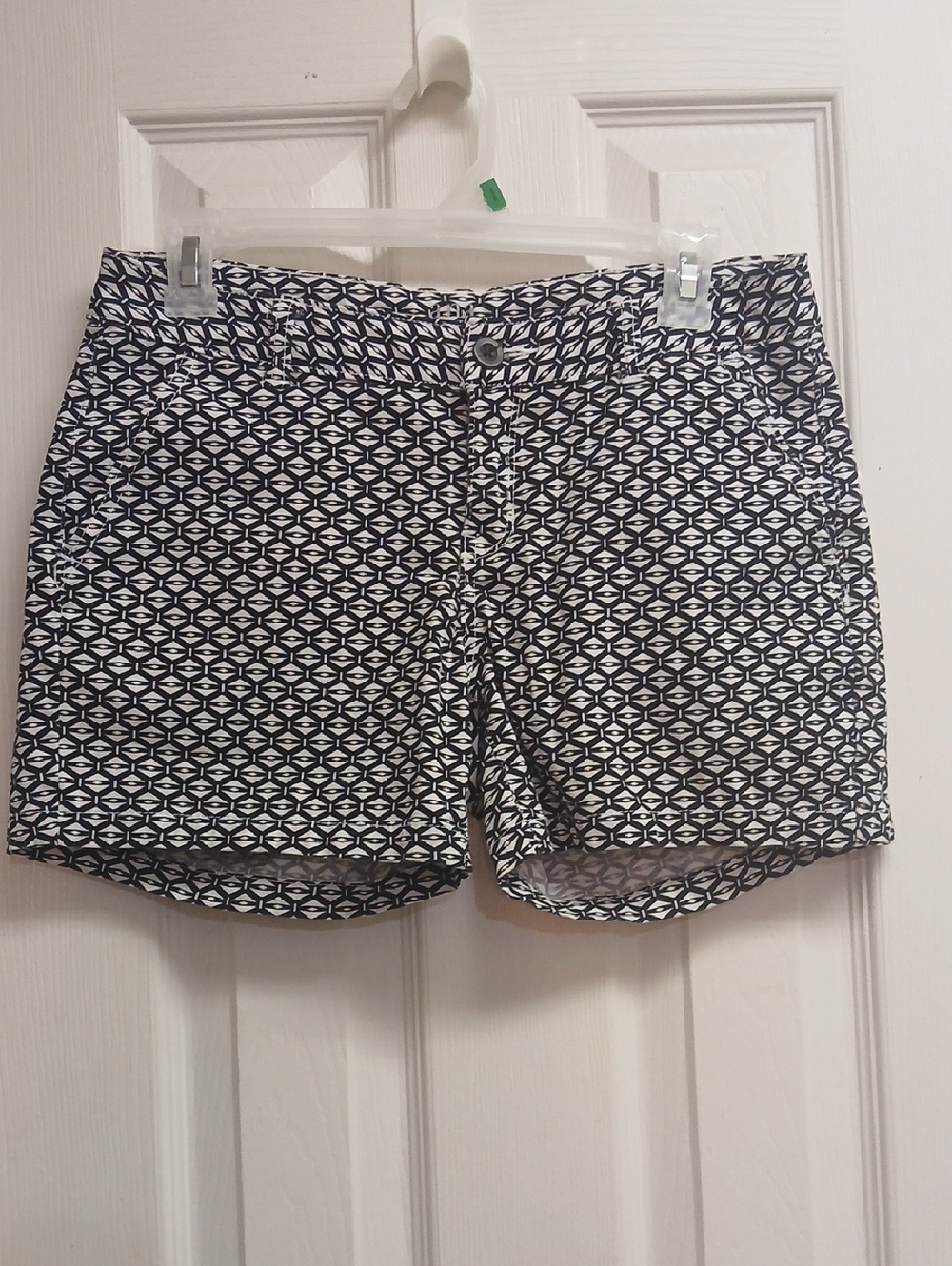 ana, New Approach Black/White Patterned Shorts